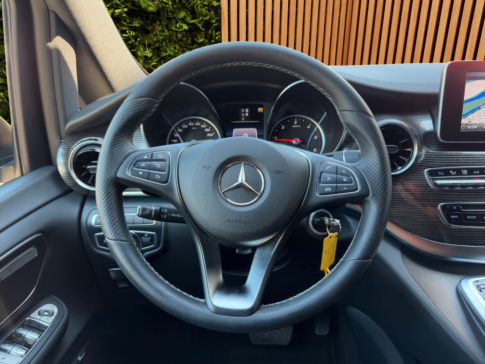 Fahrzeugabbildung Mercedes-Benz V300 d lang*2xSchiebetür*LED*SHZ*NAVI**