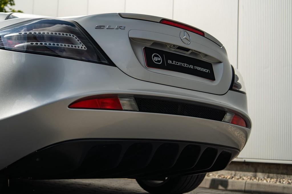 Mercedes-Benz SLR