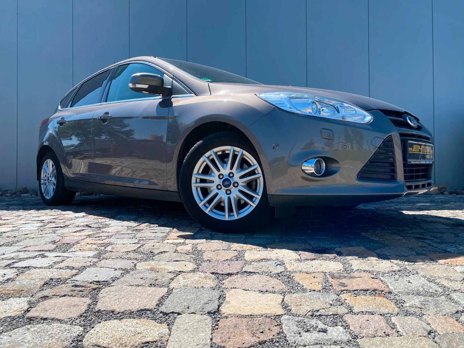 Ford FOCUS 1.6 TITANIUM VOLL SCHECKHEFT SCHEIBENHEIZG
