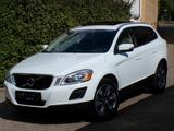 Volvo XC60 2.0T Summum Aut./Navi/Pano/Kamera/"1.Hand" - gebrauchte Volvo XC60 aus dem Jahr 2010