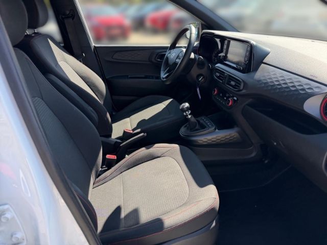Fahrzeugabbildung Hyundai i10 1.0 N Line +CARPLAY+PDC+TEMPOMAT+RADIO+UVM+