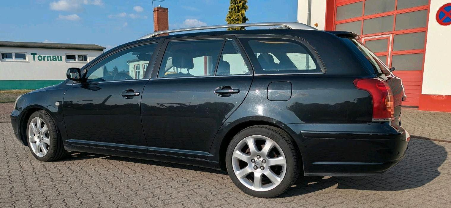 Toyota Avensis 2004 — двигун 145 HP (107kW)