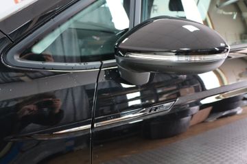 Volkswagen Touran 2.0 DSG R-Line 7-Sitze AHK Kamera