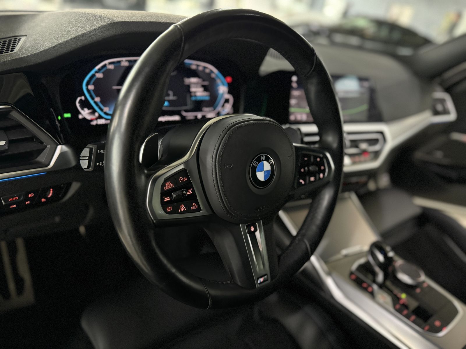 Fahrzeugabbildung BMW 330e M Sport Laser HUD DAB H/K Komfort Alarm ACC