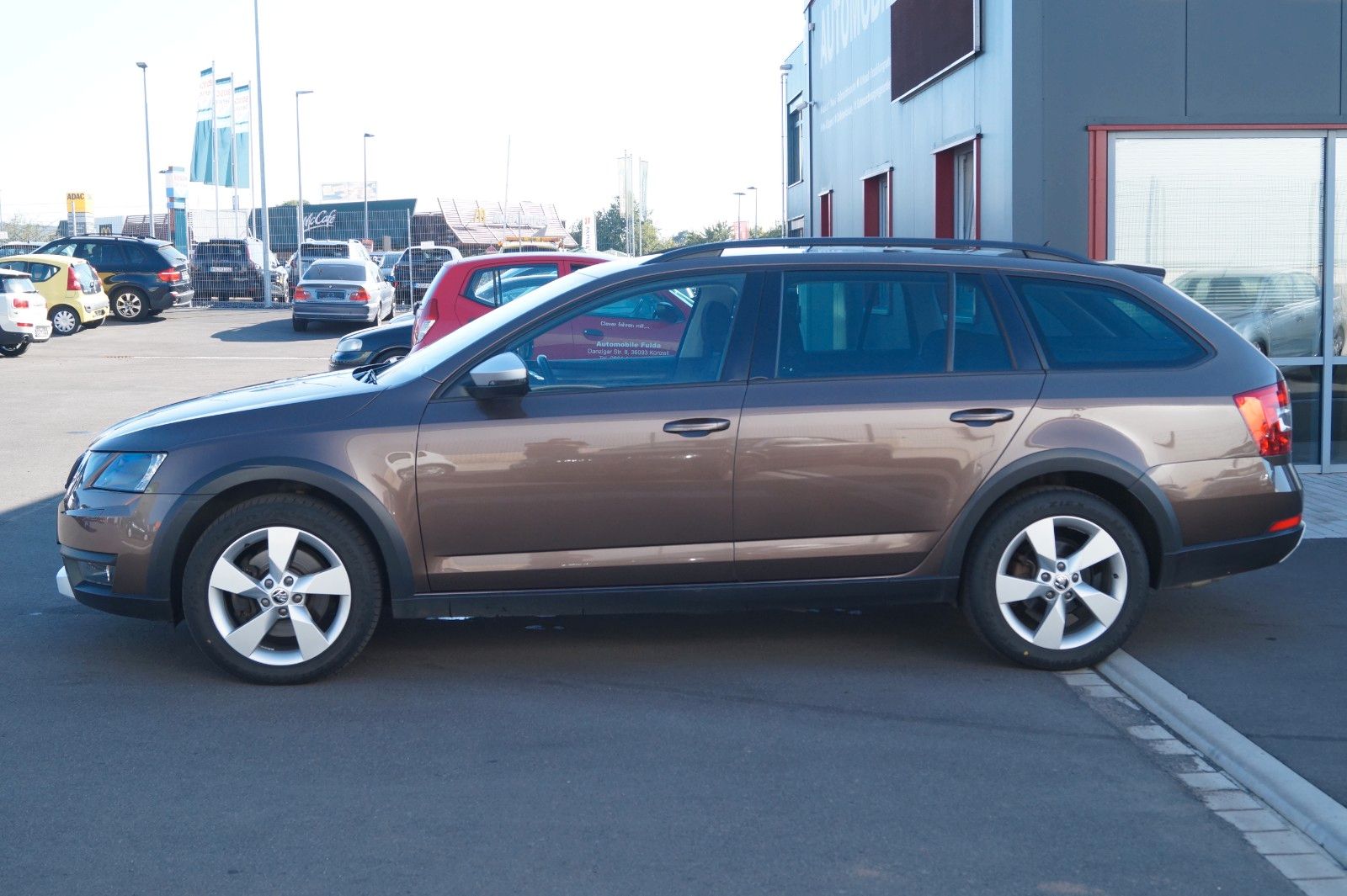 Fahrzeugabbildung SKODA Octavia Combi Scout 4x4 *TÜV, Inspektion neu