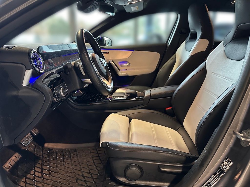 Fahrzeugabbildung Mercedes-Benz A 180 AMG Night ACC Multibeam SHZ Ambie. Sport