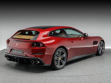 2017 Ferrari GTC4LUSSO photo 7