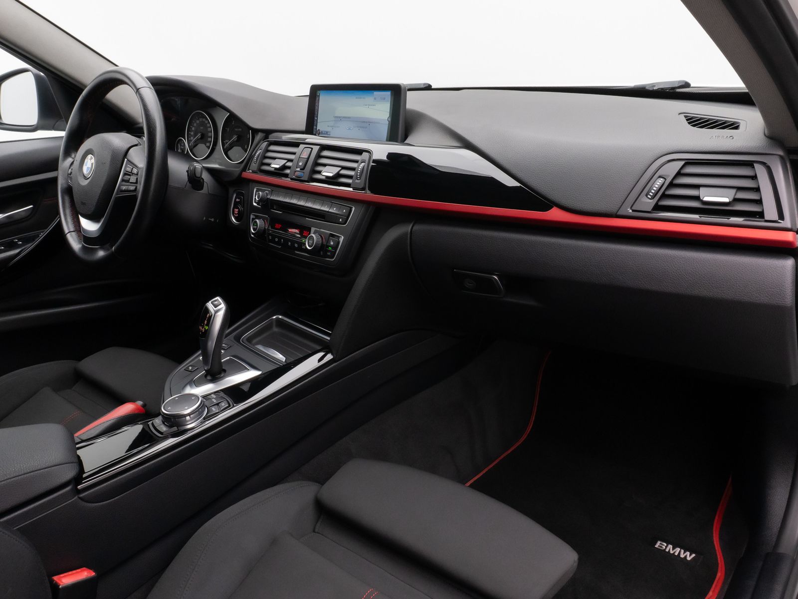 Fahrzeugabbildung BMW 320d Sport Line Xenon NaviPro HUD PDC FernlichtA
