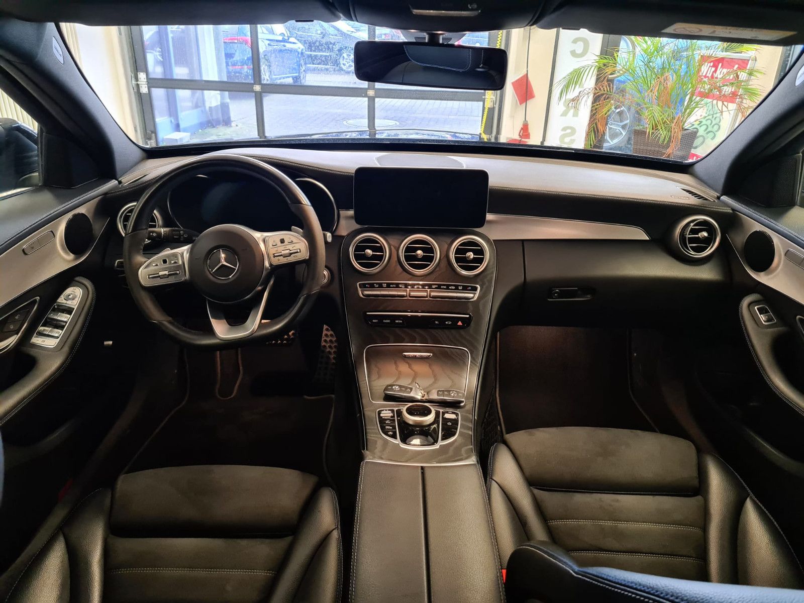 Fahrzeugabbildung Mercedes-Benz C 200 NIGHT EDITION / KAMERA / GEPFLEGT