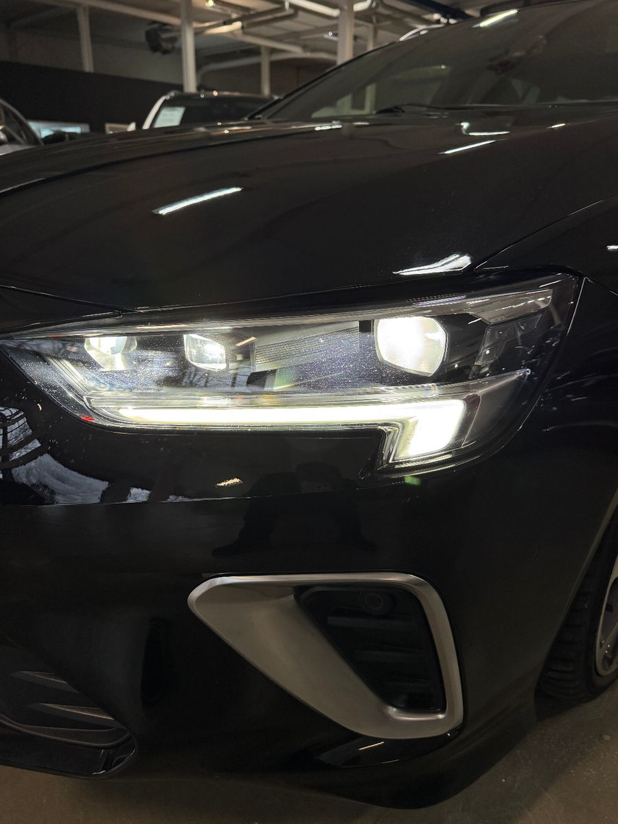 Fahrzeugabbildung Opel Insignia B Sports Tourer GSi 4X4 OPC PERFORMANCE