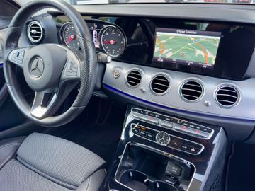 Mercedes E 220 - 11