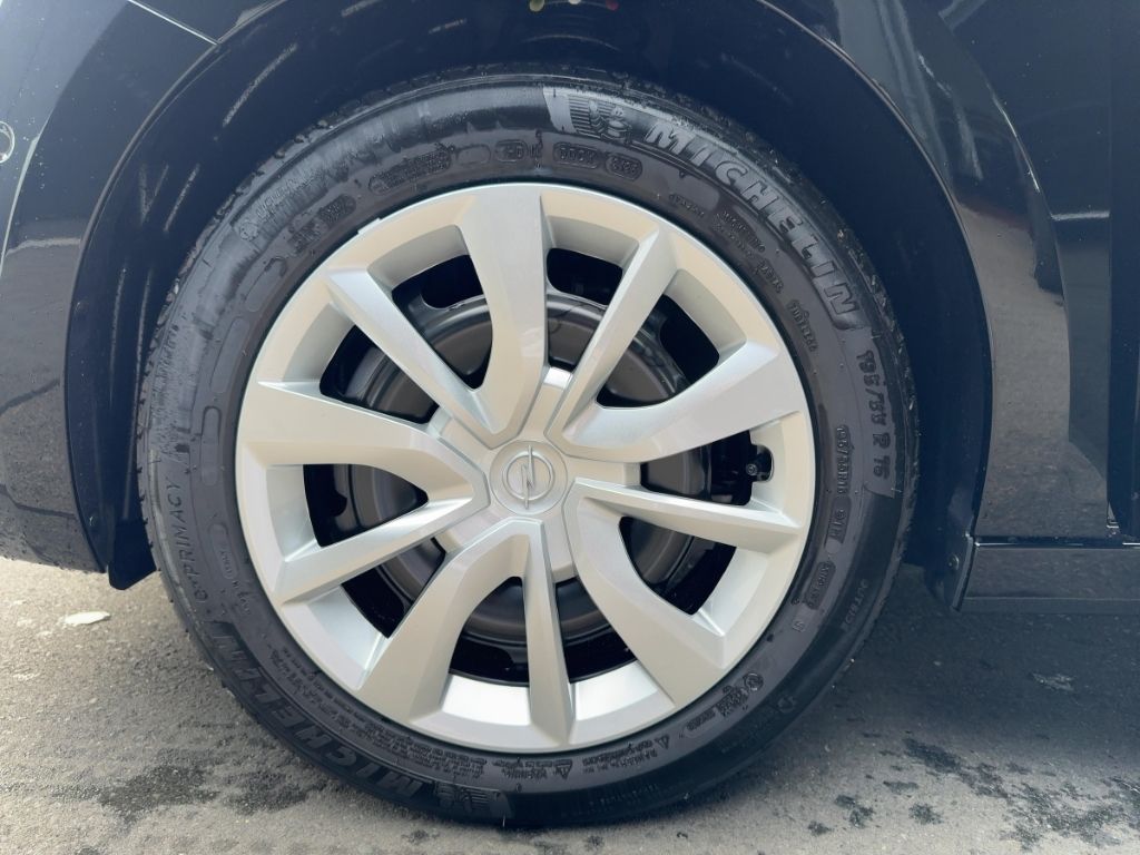 Fahrzeugabbildung Opel Corsa Edition  TECH - WINTER - KOMFORTPAKET