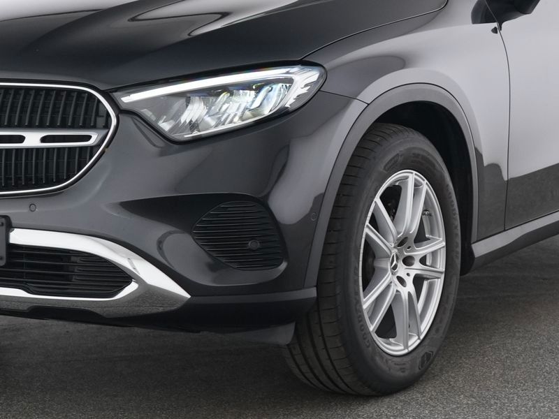 Fahrzeugabbildung Mercedes-Benz GLC 200 4M Avantgarde AHK+Memory+Totw+Kam+Ambi