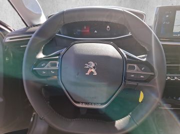 Peugeot 208 1.2 Allure Pack PureTech 100 Kam.+LED+Navi