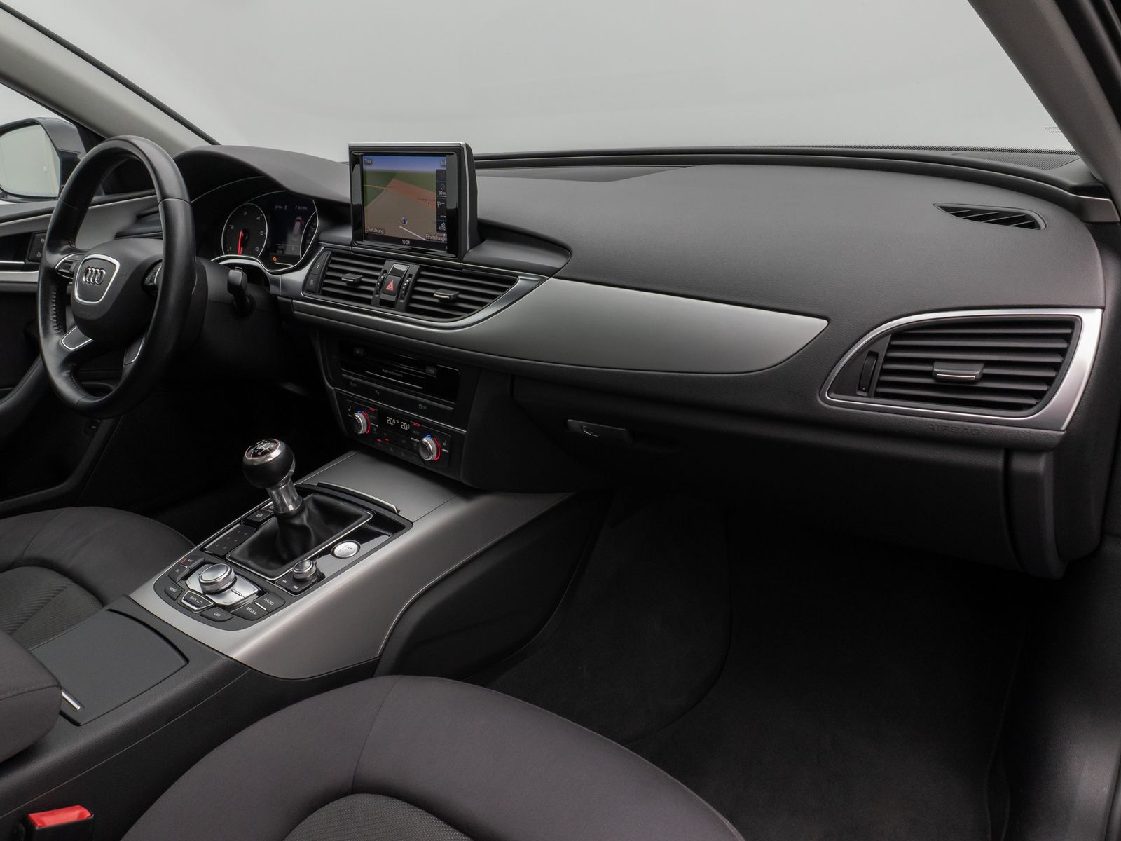 Fahrzeugabbildung Audi A6 Avant 3.0 TDI Kamera Panorama AHK Navi Sitzhz
