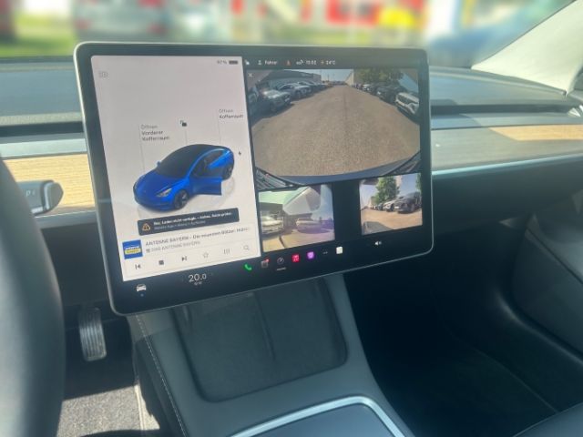 Fahrzeugabbildung Tesla Model 3 Basis RWD Soundsystem ACC El. Heckklappe