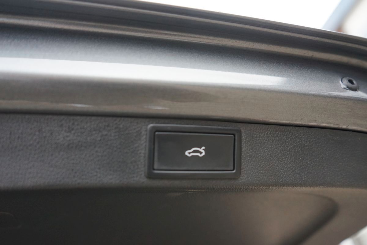Fahrzeugabbildung SKODA Octavia Combi 2.0 TDI *Sportline Exklusive*