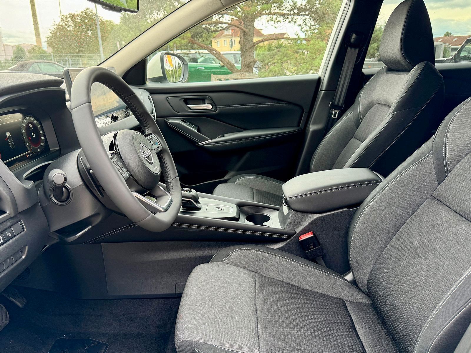Fahrzeugabbildung Nissan Qashqai 1.3DIG-T AT N-Connecta SHZ+ProPILOT+AHK