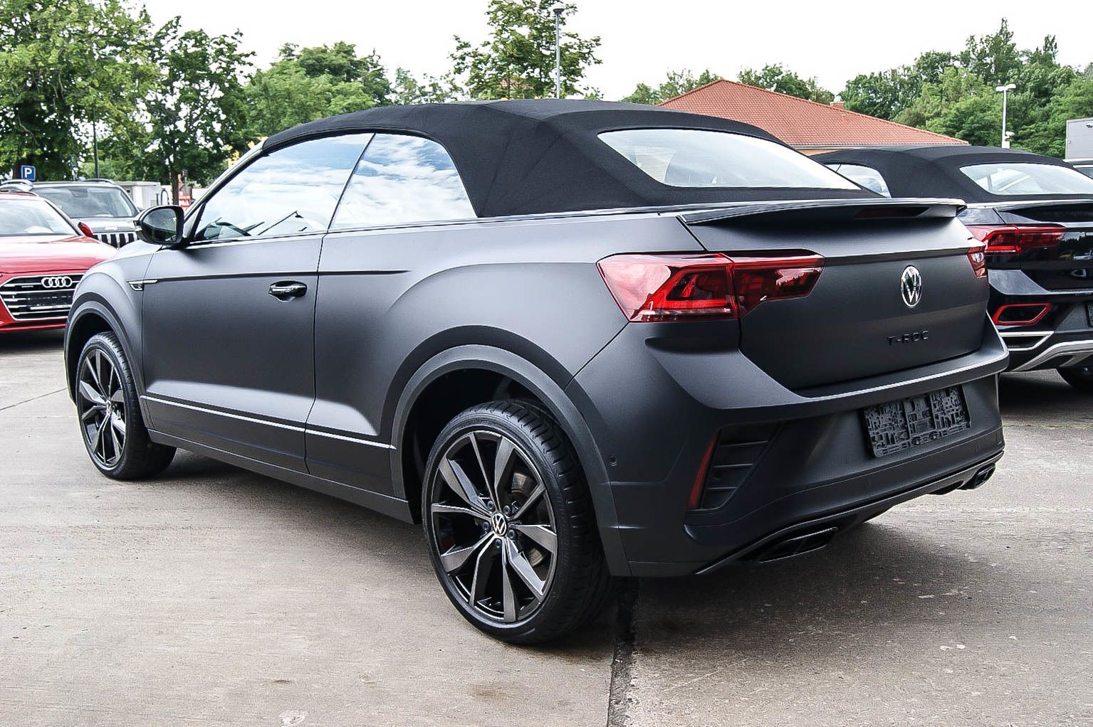 Fahrzeugabbildung Volkswagen T-Roc Cabriolet R-Line Edition Black limited 999
