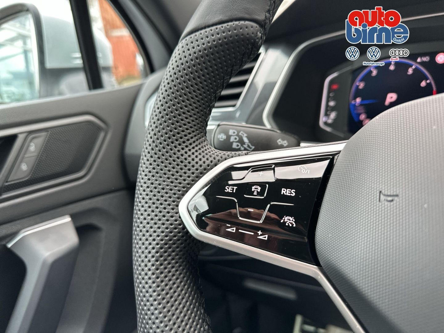 Tiguan R-Line 1.5 TSI BMT  AHK-klappbar Navi Dig