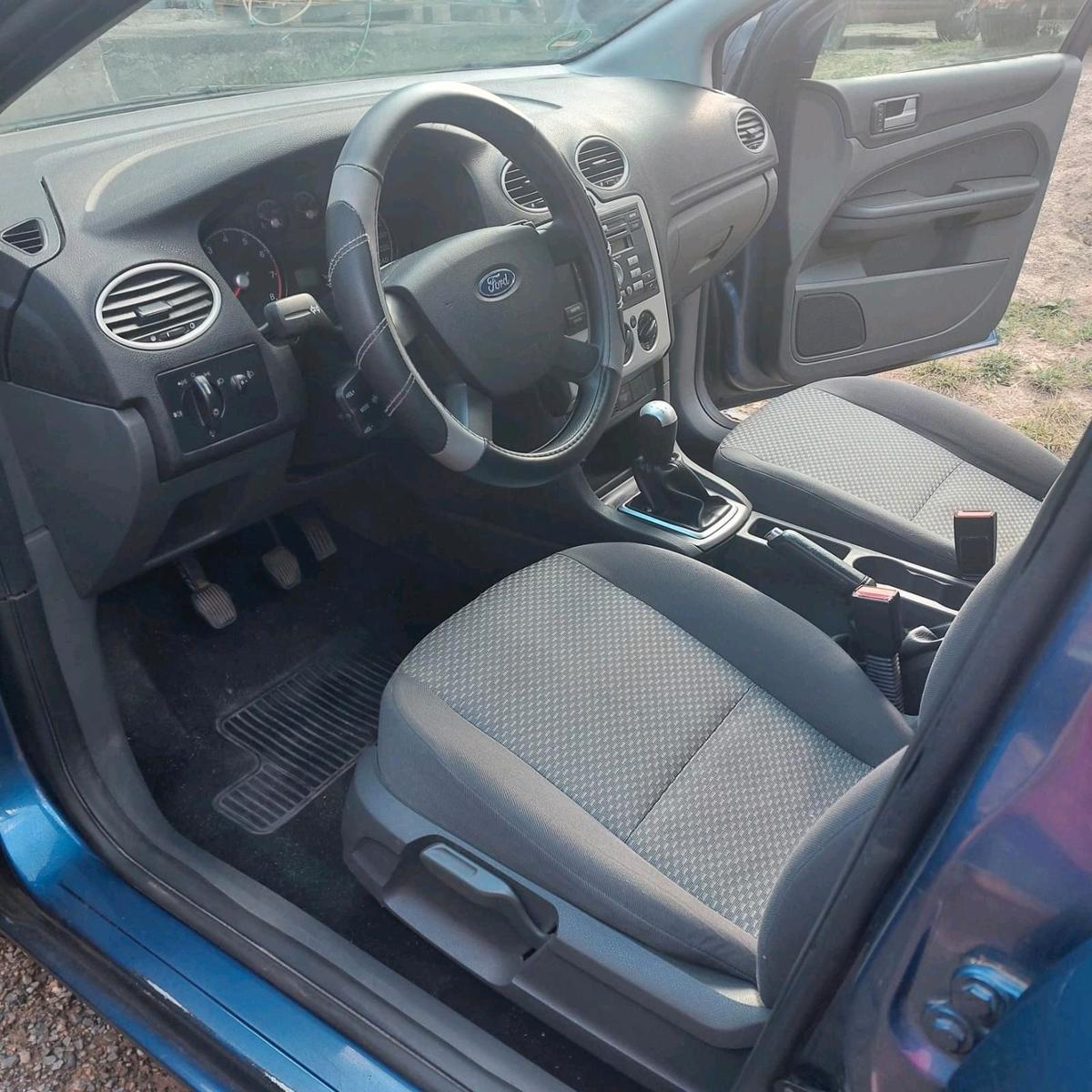 Ford Focus 2006 — photo 9
