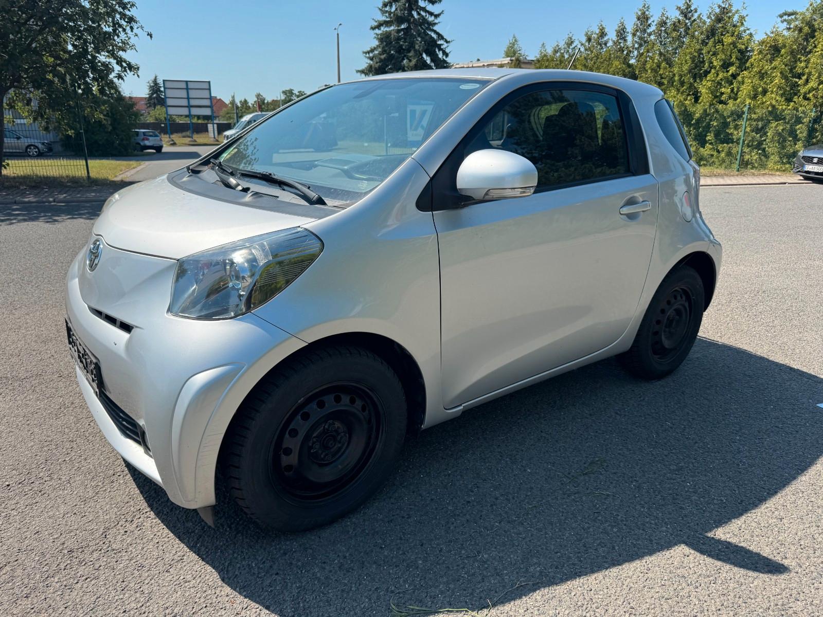 Toyota IQ + 1,0-l-VVT-i Multidrive Automatik