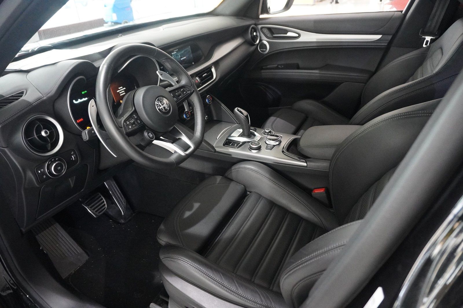 Fahrzeugabbildung Alfa Romeo Stelvio 2.2D VELOCE Q4 NAVI/LED/KAMERA/MATRIX/SH
