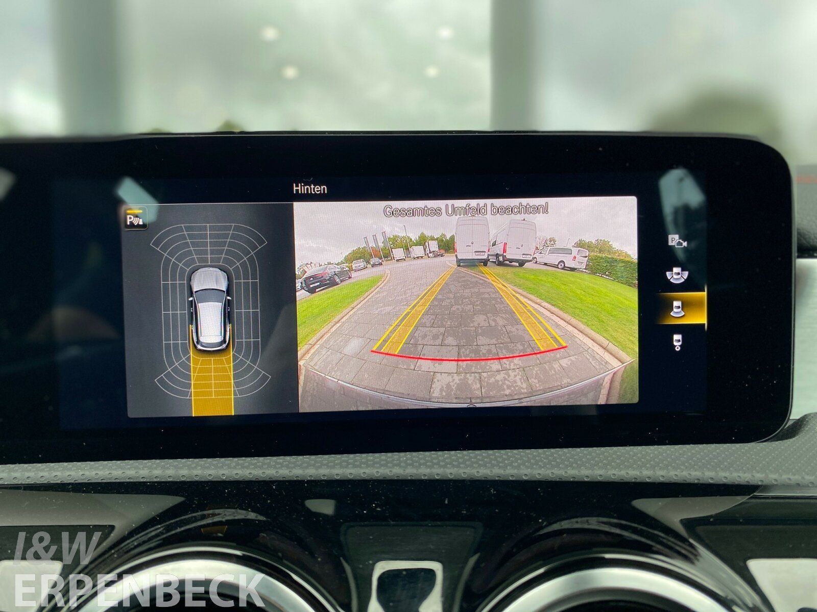 Fahrzeugabbildung Mercedes-Benz CLA 200 SB AMG Distr AHK Kamera EasyPack EDW LED