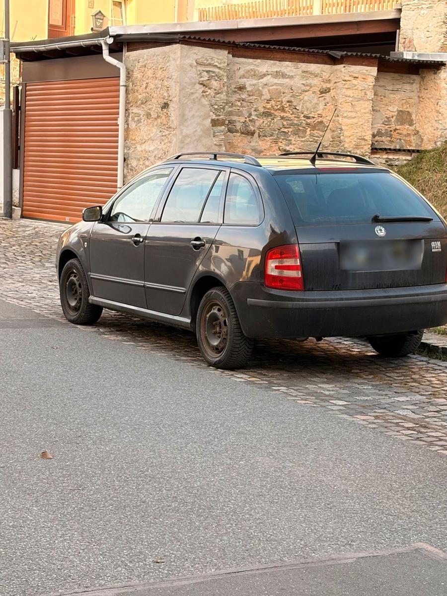 Skoda Fabia 2006 — вигляд ззаду