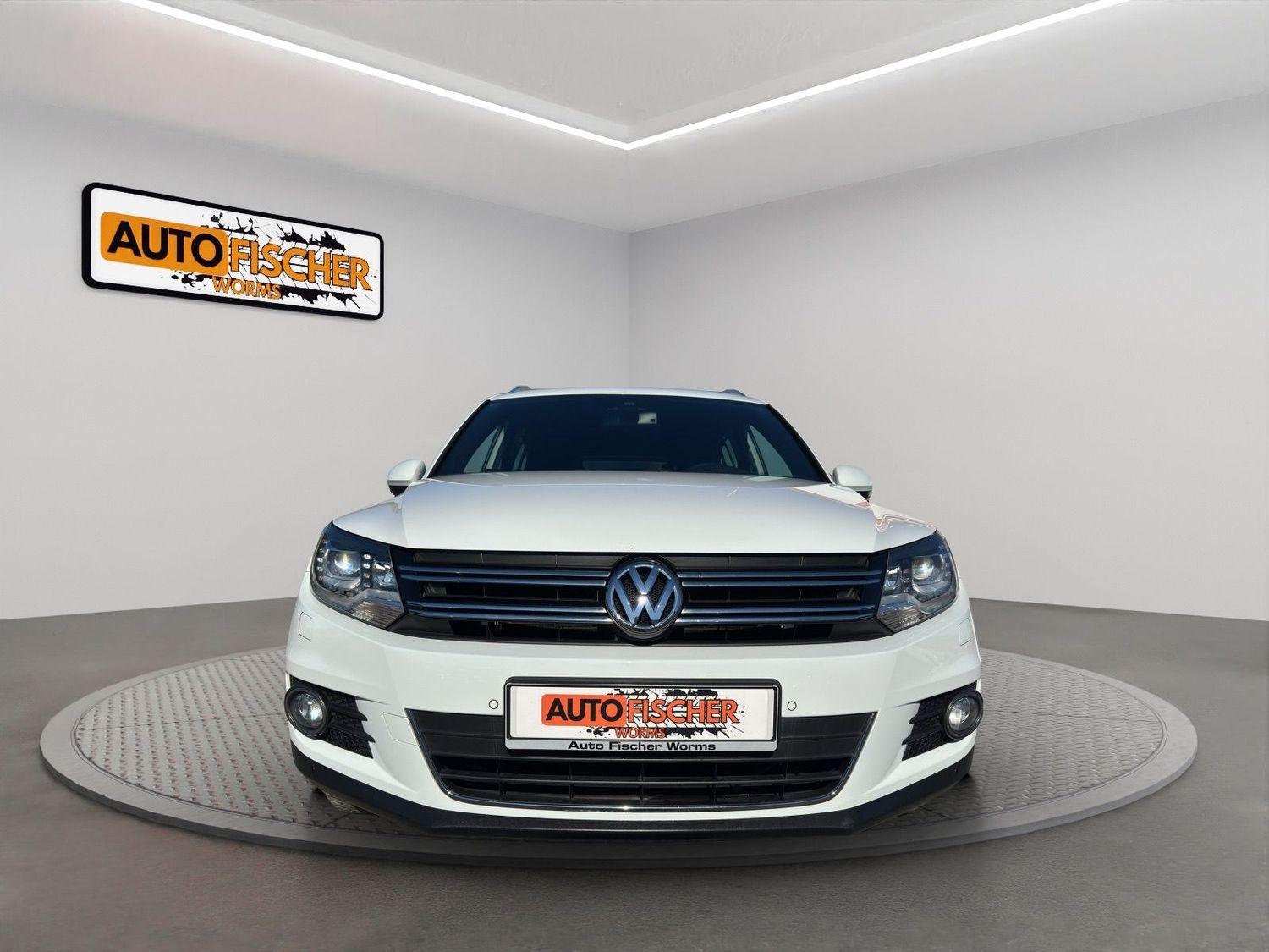 Volkswagen Tiguan Sport & Style BMT  AHK  Xenon  PDC