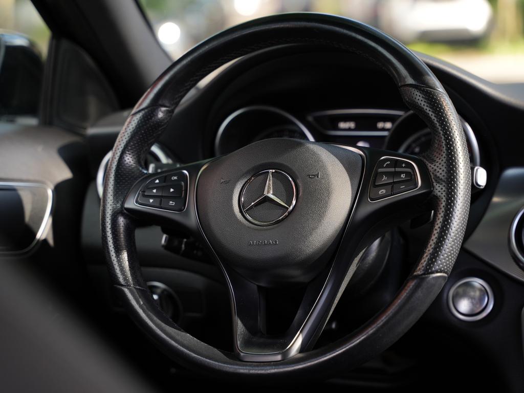 Mercedes-Benz GLA 220