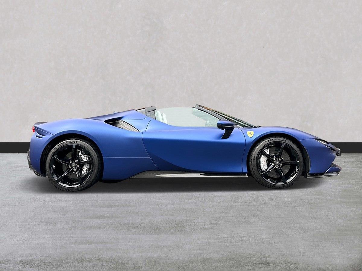 Ferrari SF90 Spider 130.000€ an optionals
