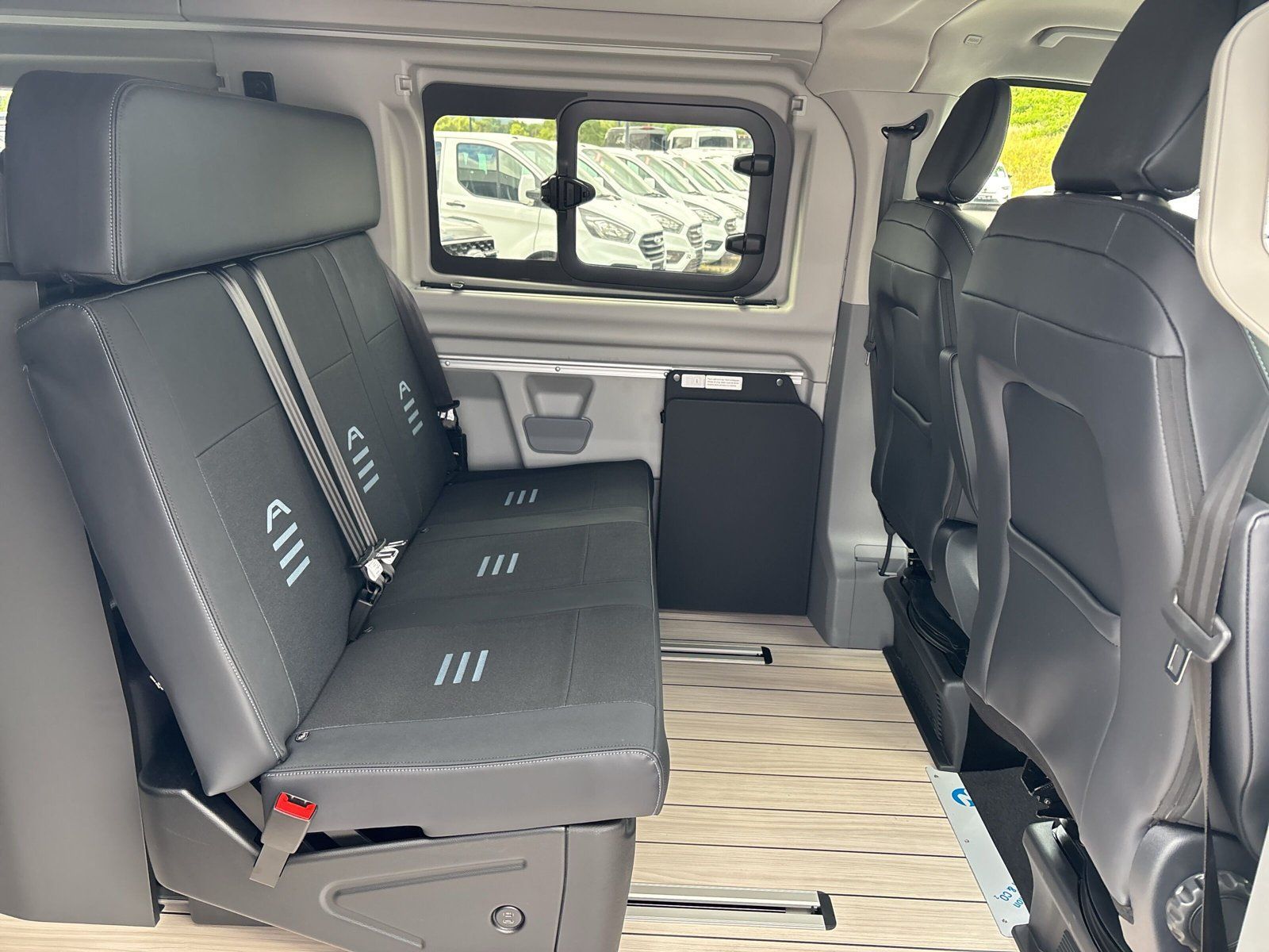 Fahrzeugabbildung Ford Transit Custom 320 L2 Motorcaravan Nugget Activ