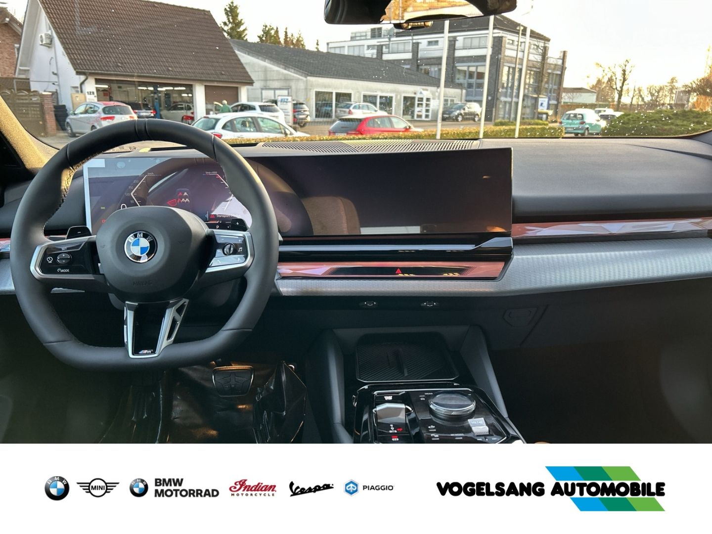 Fahrzeugabbildung BMW 520 M Sport i Park-Assistent Sportpaket HUD AHK-