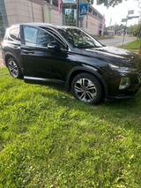 Hyundai Ich biete mein Auto mit 7 Sitzer an - Hyundai Grand Santa Fe: Automatik