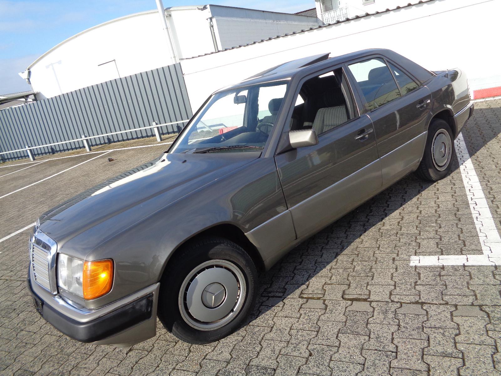 Mercedes-Benz E 250 D Lim.H-Kennz. 5 - Gang ESSD ZV Kopfst.hi.