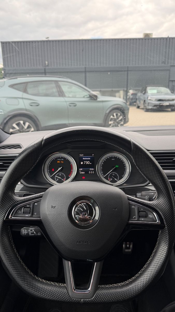 Skoda Superb Combi SportLine 4x4 DSG AHK Pano foto 15