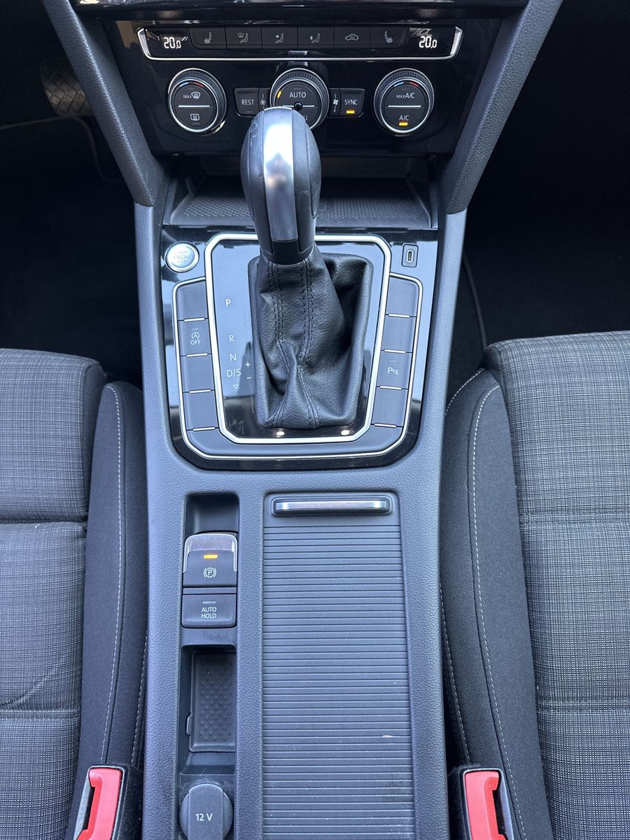 Fahrzeugabbildung Volkswagen Passat Variant 2.0 TDI DSG Business NAV+LED+ACC