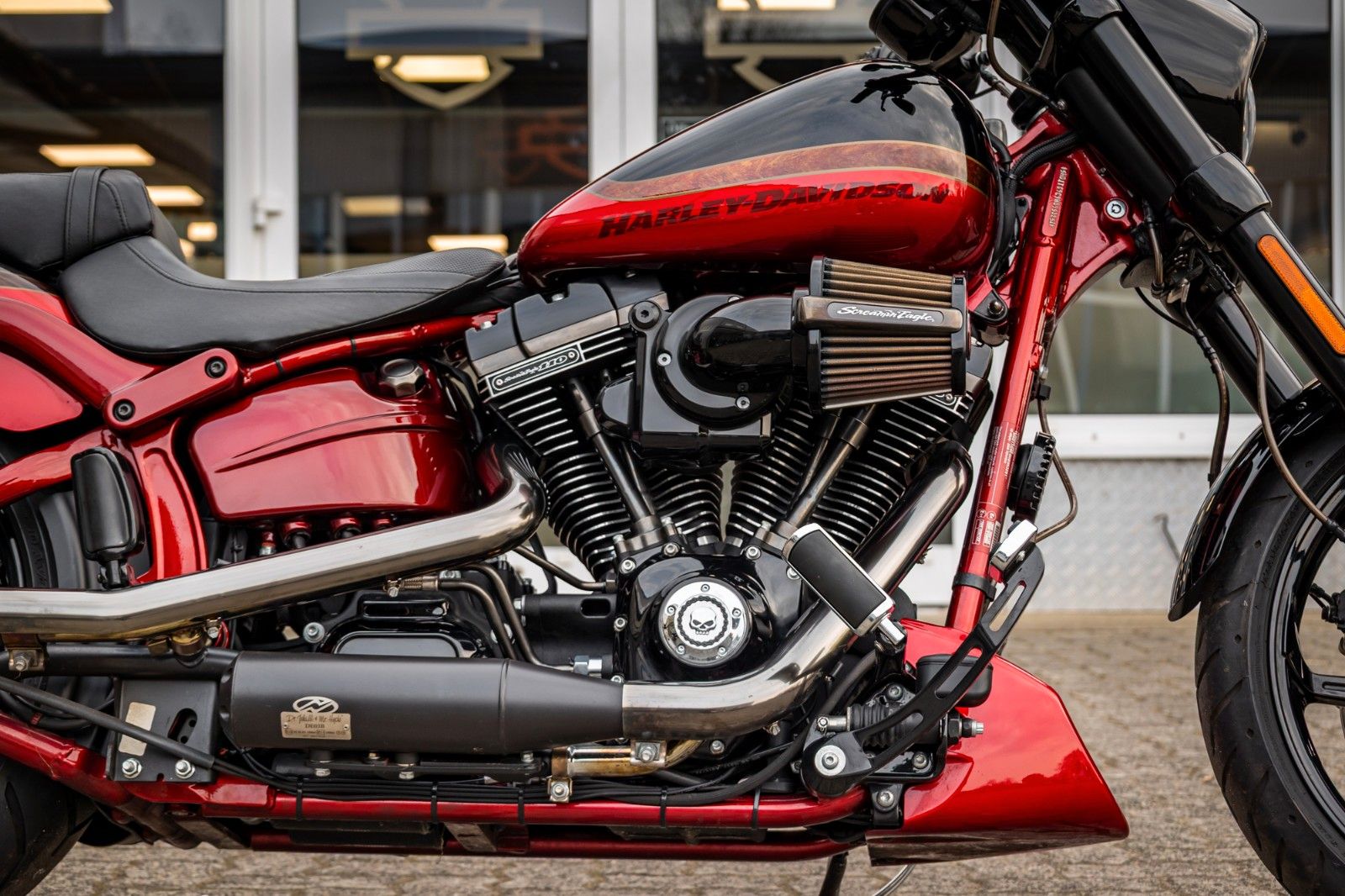 Fahrzeugabbildung Harley-Davidson FXSE CVO Pro Street Breakout - Jekill & Hyde