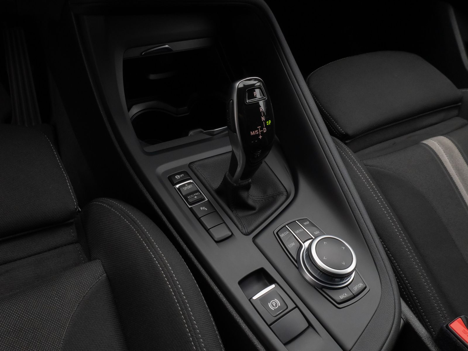 Fahrzeugabbildung BMW X1 sD18i Parkassistent DAB Sportsitz LED 18Zoll