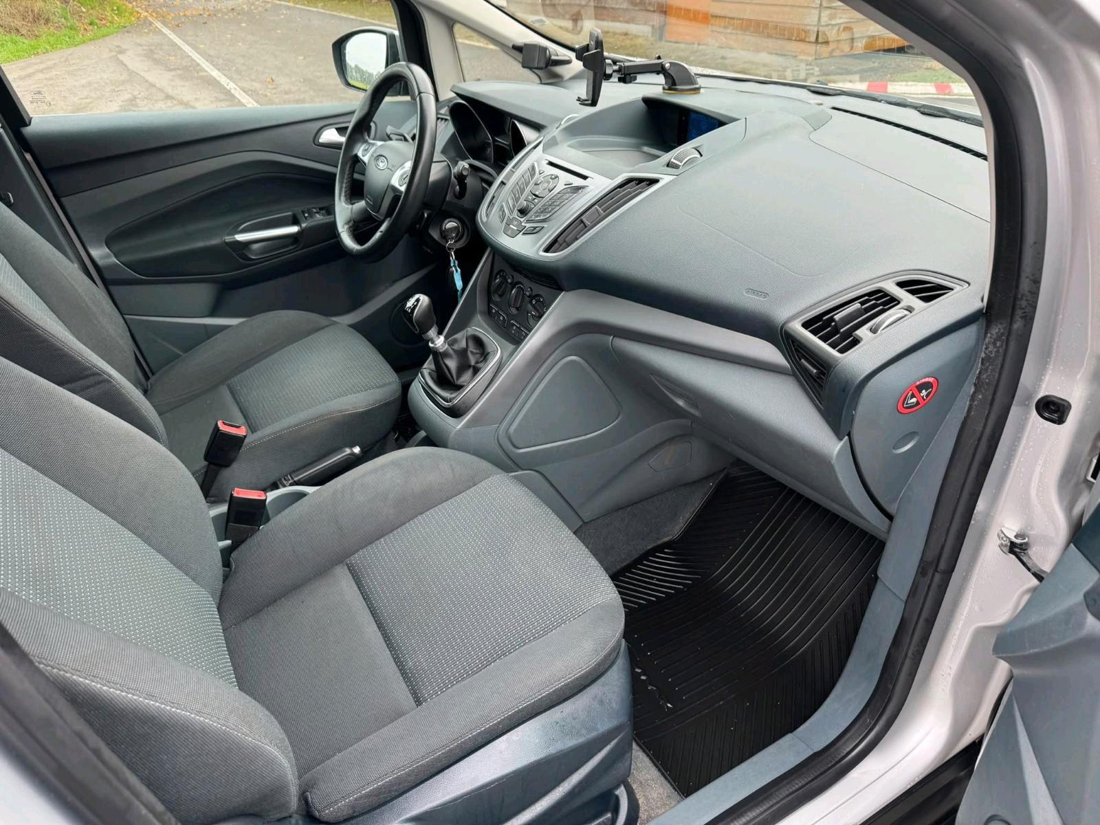 Ford Grand C-MAX 2012 — photo 13