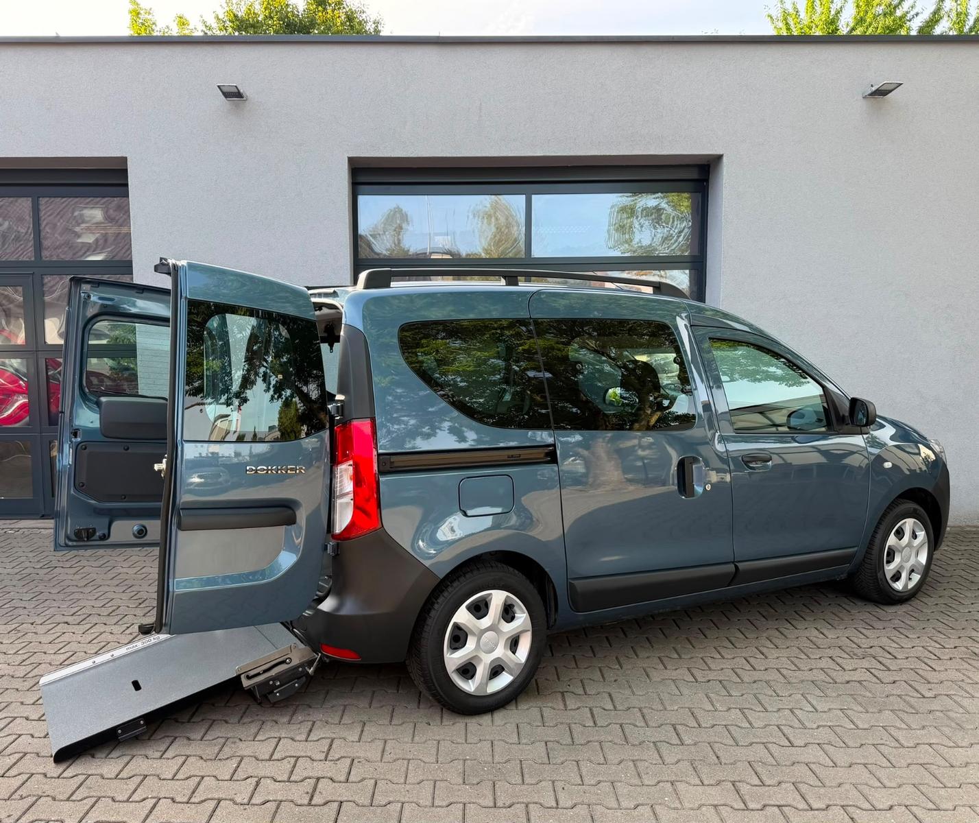 Dacia Dokker Klima Behindertengerecht Rollstuhlrampe