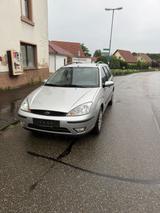 Ford Focus TÜV neu + Service - Ford Focus aus 2004: Kombi