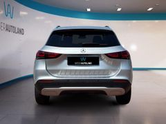 Fahrzeugabbildung Mercedes-Benz GLA 200d Style MULTIBEAM PANO RFK 8-Fach Bereift
