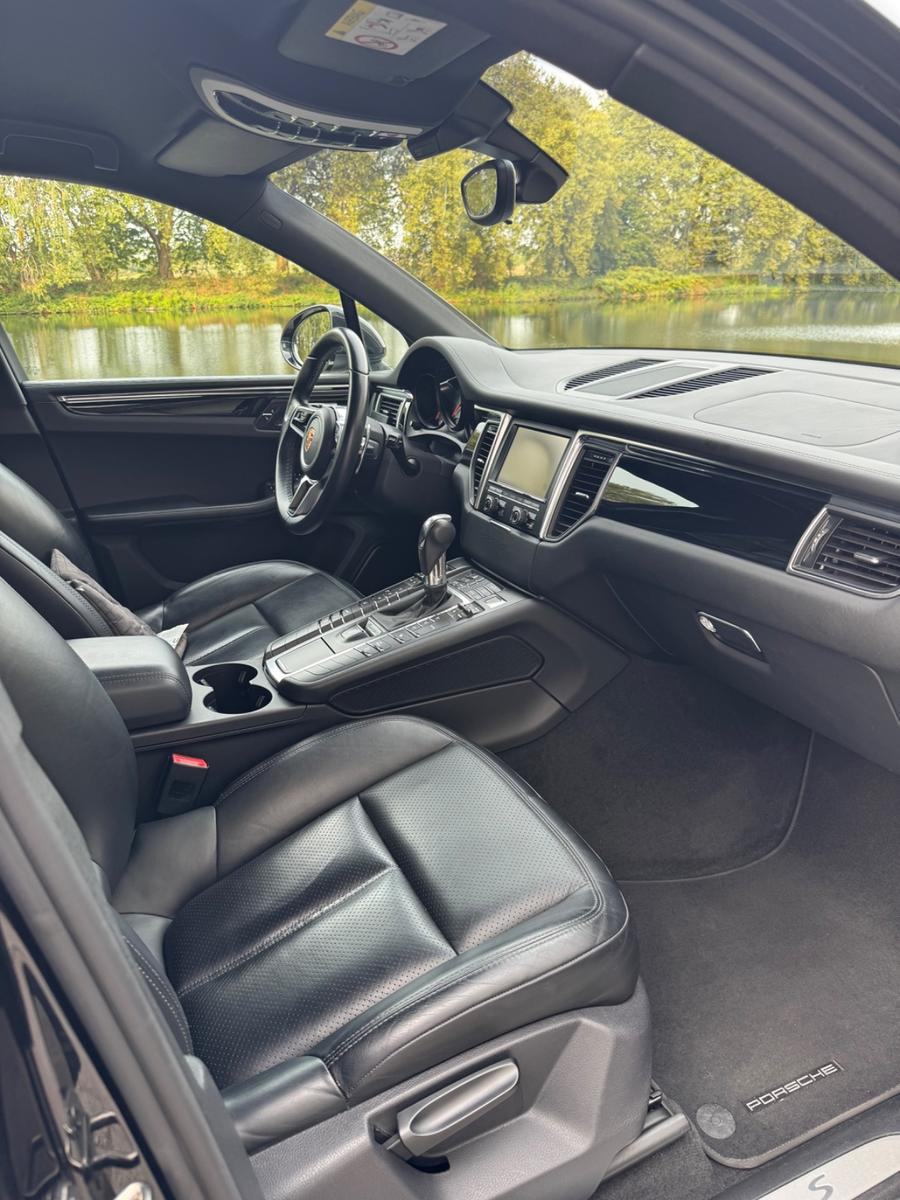 Porsche Macan S Approved 2028