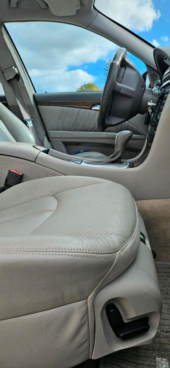 Mercedes-Benz E280 2004 — photo 11