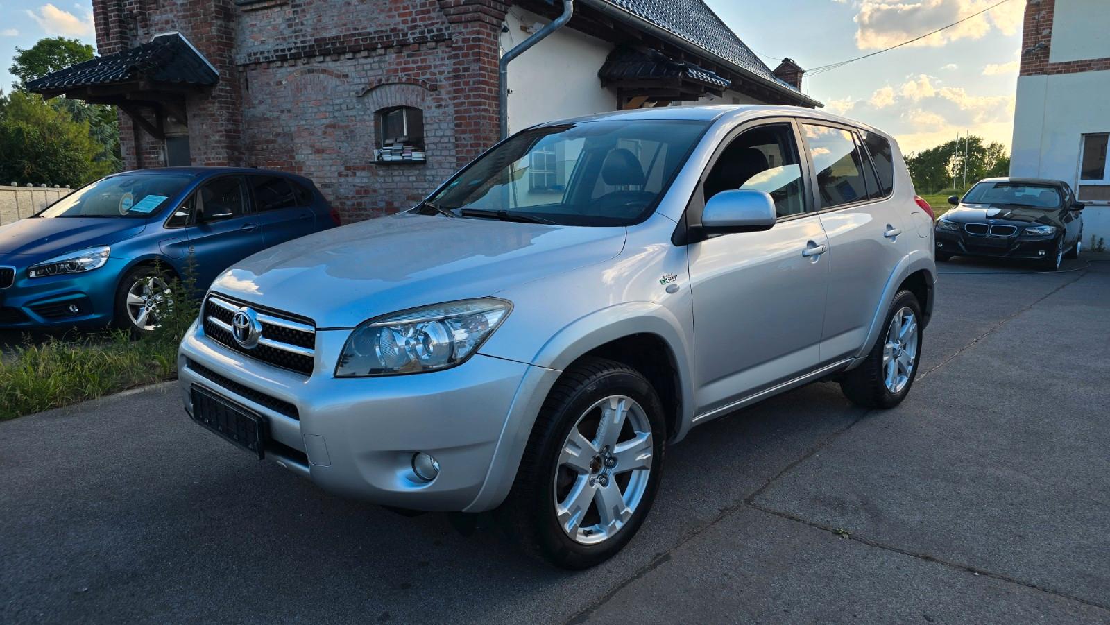 Toyota RAV4 4x4 Executive Leder Klimatronik TÜV 01/28