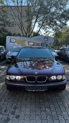 BMW 520i