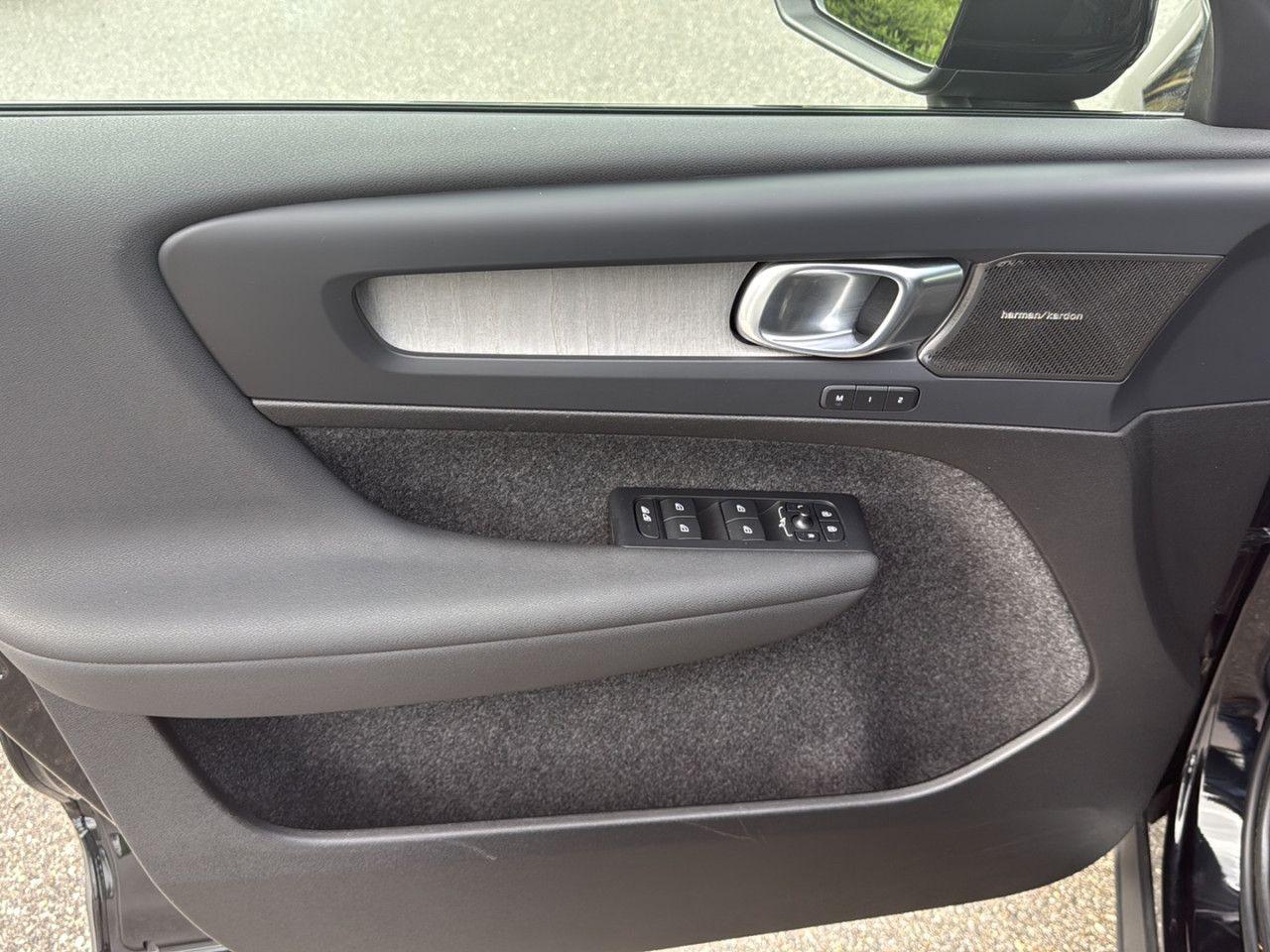 Volvo XC40 XC 40 Plus Dark 2WD Bluetooth LED Vollleder, миниатюра 9