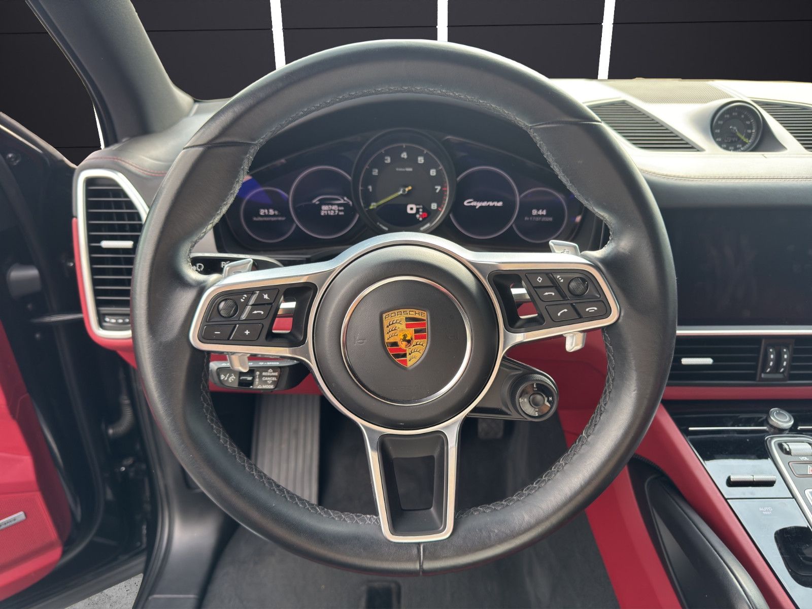 Fahrzeugabbildung Porsche Cayenne E-Hybrid*Matrix*AHK*Carplay*Bose*Head-up